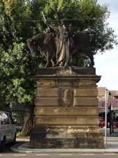 Bubensk nbe 13, Prask trnice, socha.jpg