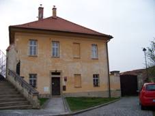 Hostiva, Domksk 1, fara.jpg