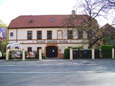 Hostiva, Selsk dvr.jpg