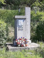 Memorial to the fallen in Husinec 01.jpg