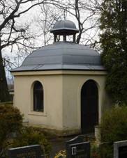 Kaple na hbitov v Jloviti (Q94434213).jpg