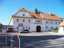 Zmek Jinonice, z Karltejnsk.jpg