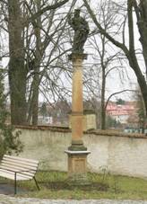 Sloup svatho Vclava u kostela v Klecanech (Q94444839) 01.jpg