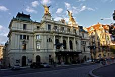 Divadlo Na Vinohradech pruceli.jpg