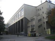 Riegrovy sady, budova Sokola Krlovsk Vihorady.jpg