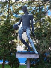 Praha Letnany Lovosicka 32 plastika.jpg