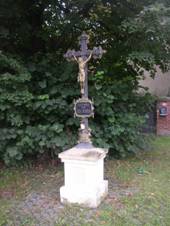 Libcice nad Vltavou PZ CZ - wayside cross in Chynov 053.jpg