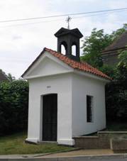 Kaplika z roku 1901 v Libicch nad Vltavou (Q66565066) 02.jpg