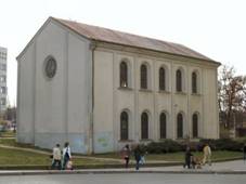Liben synagogue from east-north facade.jpg
