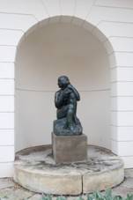 Statue Toileta Prague Nerudova 0005.jpg