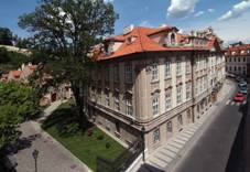 Kolovratsky palac03.jpg