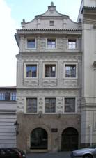 Praha, Mala Strana - Nerudova 3, U kominicka (fasada).jpg