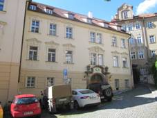 Praha, dm U Dvou zlatch lv.jpg
