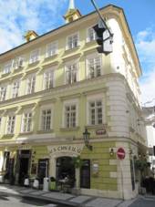 Praha, dm U Schnell.jpg