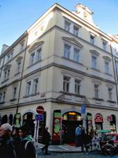 Praha, dm U T bernk.jpg