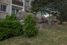 Obr velryba a zaba-Cestimr Suska-1986-07-2020-praha.jpg