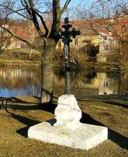 https://upload.wikimedia.org/wikipedia/commons/thumb/0/04/Pond_2%2C_Prague_Mi%C5%A1kovice.jpg/1280px-Pond_2%2C_Prague_Mi%C5%A1kovice.jpg