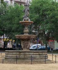 Praha, Smchov, fontna na nmst 14. jna.JPG