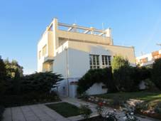 Vila v ulici Na Cihlce 02.JPG