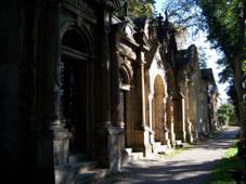 Hbitov Malvazinky, hrobky (01).jpg