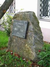 Pamtnk vro esk nrodn hymny ve Stedoklukch (Q66565660).jpg