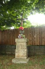 Overview of Wayside cross at Braniovsk street in Ton, Prague.jpg