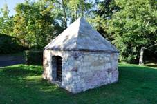 Water house in Veleslavn 05.jpg