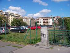 Vrovick, parkovit u Petrohradsk.jpg