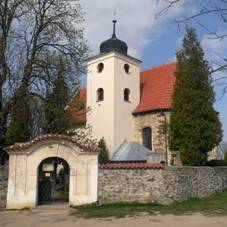 Kostel sv klimenta od jv.jpg