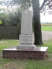 Lobodice, pomnk II. sv. vlka.jpg