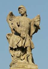 Moice - sochy svtc na terase kostela sv. Martina.jpg