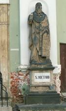 Sochy Cyrila a Metodje z roku 1863 u dve kostela