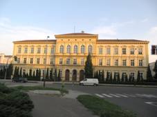 P�erov, gymn�zium.jpg