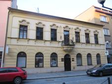 P�erov, L�k�rna U Kostela.jpg