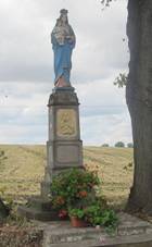 Tvorovice, socha Panny Marie.jpg