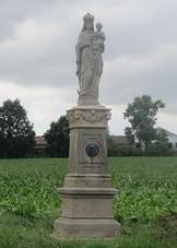 Dlouh� Ves (Vrchoslavice), socha Panny Marie.jpg