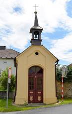 Chapel in Dvorec 01.jpg
