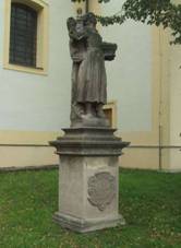Socha svatho Notburga u kostela v Merkln (Q66055860).jpg