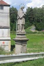 Socha svatho Jana Nepomuckho u Tebic (Q38144630).jpg