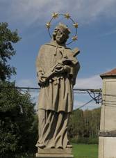 Tebice, socha svatho Jana Nepomuckho.jpg