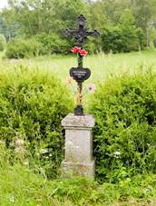 Wayside cross by Maovick rybnk (pond) 01.jpg