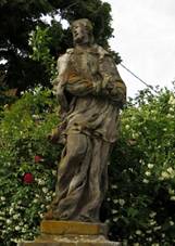 Dubenec, socha svatho Jana Nepomuckho.jpg