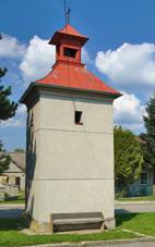 https://upload.wikimedia.org/wikipedia/commons/thumb/f/f0/Zvonice%2C_Bous%C3%ADn%2C_okres_Prost%C4%9Bjov.jpg/800px-Zvonice%2C_Bous%C3%ADn%2C_okres_Prost%C4%9Bjov.jpg