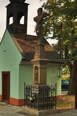 https://upload.wikimedia.org/wikipedia/commons/thumb/d/dd/Kaple%2C_Kaple%2C_%C4%8Celechovice_na_Han%C3%A9%2C_okres_Prost%C4%9Bjov_%2802%29.jpg/800px-Kaple%2C_Kaple%2C_%C4%8Celechovice_na_Han%C3%A9%2C_okres_Prost%C4%9Bjov_%2802%29.jpg
