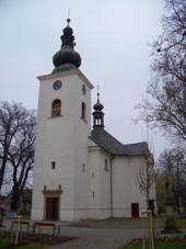 Ol�any u Prost�jova, kostel sv. Jana K�titele, od fary.jpg