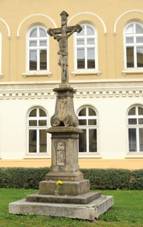 Krucifix u speciln koly(Prostjov).jpg