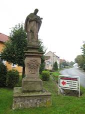 Chr᚝any, socha svatho Aloise.jpg