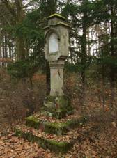 Nov Dm, Svat Albta, pamtnk.jpg