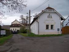 https://upload.wikimedia.org/wikipedia/commons/thumb/c/c3/Benice%2C_Na_koupali%C5%A1t%C4%9B_%C4%8Dp._16%2C_10.jpg/1024px-Benice%2C_Na_koupali%C5%A1t%C4%9B_%C4%8Dp._16%2C_10.jpg