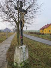 Kornatice - kříž u silnice na Milínov.JPG